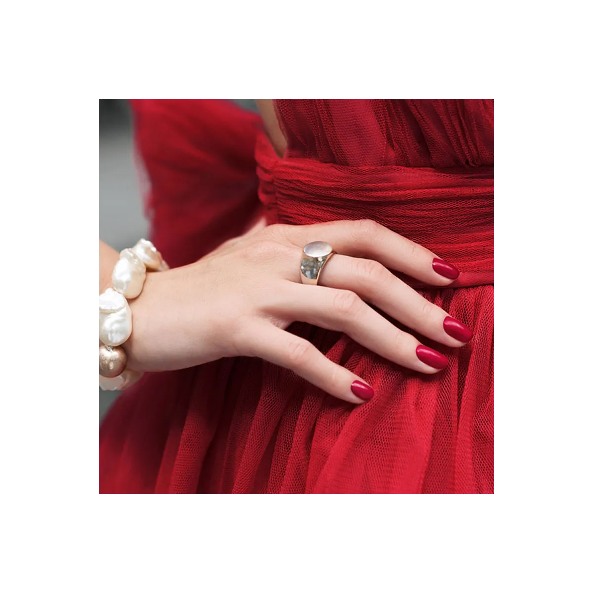 Pure Creamy 206 Red Battlement