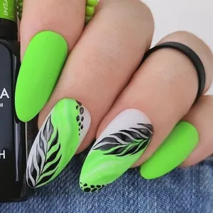 Gel Polish 332 Insane Green Gel Polish 332 Insane Green